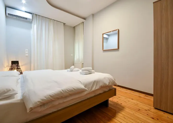 Center Luxury