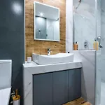 Center Luxury *