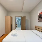 Center Luxury *